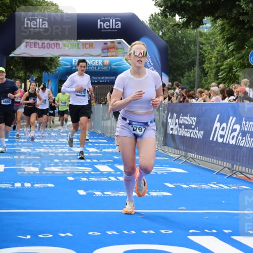 29.06.2025 - hella hamburg halbmarathon Strokosch-Dieckow http://msf.ph/oto/8505517 29.06.2025 10:41:27 Ziel 1570, 2579, 2797, 3204, 4893, 5987, 6771, 7432, 7774, 7796, 8358, 9885, 10783, 10894, 12588, 13457, 14275, 14555, 16084, 16816, 17159, 17882, 18412, 18442, 18491, 18509, 18573 meine-sportfotos.de