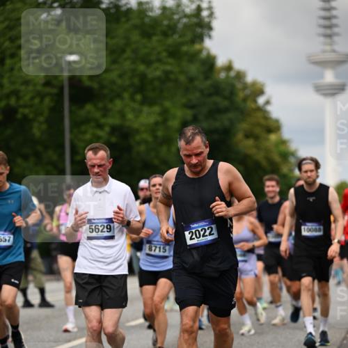 29.06.2025 - hella hamburg halbmarathon Dr. Thomas Lammeyer http://msf.ph/oto/8505520 29.06.2025 10:27:16 Kennedybrücke 1029, 1187, 1372, 1853, 2022, 2294, 2514, 3003, 3029, 3600, 3601, 3769, 4793, 4969, 5223, 5629, 5798, 5838, 6048, 6578, 6747, 6784, 6785, 7266, 7891, 7919, 8355, 8715, 9256, 9301, 9512, 10088, 10432 meine-sportfotos.de