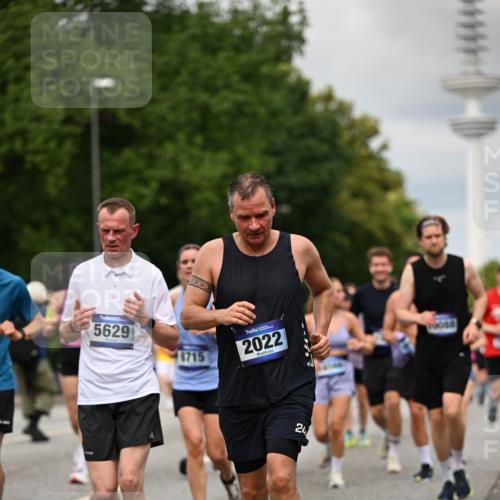 29.06.2025 - hella hamburg halbmarathon Dr. Thomas Lammeyer http://msf.ph/oto/8505525 29.06.2025 10:27:16 Kennedybrücke 1029, 1187, 1372, 1853, 2022, 2294, 2514, 3003, 3029, 3600, 3601, 3769, 4793, 4969, 5223, 5629, 5798, 5838, 6048, 6578, 6747, 6784, 6785, 7266, 7891, 7919, 8355, 8715, 9256, 9301, 9512, 10088, 10432 meine-sportfotos.de