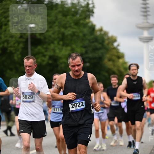 29.06.2025 - hella hamburg halbmarathon Dr. Thomas Lammeyer http://msf.ph/oto/8505529 29.06.2025 10:27:16 Kennedybrücke 1029, 1187, 1372, 1853, 2022, 2294, 2514, 3003, 3029, 3600, 3601, 3769, 4793, 4969, 5223, 5629, 5798, 5838, 6048, 6578, 6747, 6784, 6785, 7266, 7891, 7919, 8355, 8715, 9256, 9301, 9512, 10088, 10432 meine-sportfotos.de