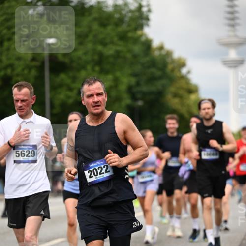 29.06.2025 - hella hamburg halbmarathon Dr. Thomas Lammeyer http://msf.ph/oto/8505545 29.06.2025 10:27:17 Kennedybrücke 1029, 1187, 1372, 1853, 2022, 2294, 2514, 3003, 3029, 3600, 3601, 3769, 4728, 4793, 4969, 5223, 5629, 5798, 5838, 6048, 6578, 6747, 6784, 6785, 7266, 7891, 7919, 8355, 8715, 9256, 9301, 9512, 10088, 10432 meine-sportfotos.de
