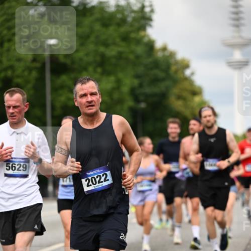 29.06.2025 - hella hamburg halbmarathon Dr. Thomas Lammeyer http://msf.ph/oto/8505548 29.06.2025 10:27:17 Kennedybrücke 1029, 1187, 1372, 1853, 2022, 2294, 2514, 3003, 3029, 3600, 3601, 3769, 4728, 4793, 4969, 5223, 5629, 5798, 5838, 6048, 6578, 6747, 6784, 6785, 7266, 7891, 7919, 8355, 8715, 9256, 9301, 9512, 10088, 10432 meine-sportfotos.de
