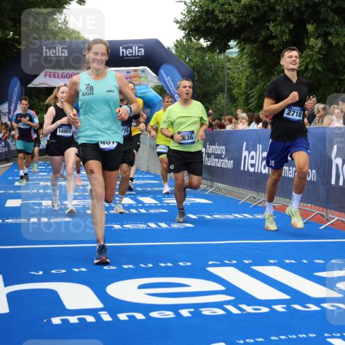 29.06.2025 - hella hamburg halbmarathon Strokosch-Dieckow http://msf.ph/oto/8505561 29.06.2025 10:51:19 Ziel 1461, 1817, 2364, 2411, 2636, 2718, 2946, 4404, 4814, 5600, 5820, 6657, 6776, 8316, 8930, 8989, 9214, 9476, 9656, 10480, 10667, 11124, 11422, 11512, 11625, 12016, 13047, 13792, 14865, 14994, 15871, 15950, 16357, 18019, 18489 meine-sportfotos.de