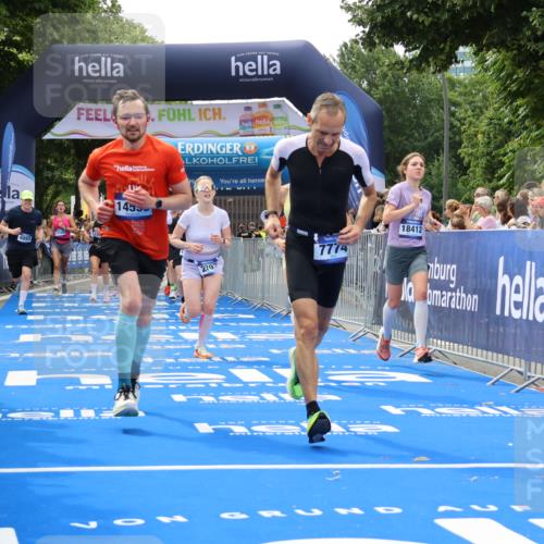 29.06.2025 - hella hamburg halbmarathon Strokosch-Dieckow http://msf.ph/oto/8505573 29.06.2025 10:41:25 Ziel 1570, 2579, 2797, 3204, 4303, 4893, 5987, 6771, 7432, 7774, 7796, 8358, 10783, 10894, 12588, 13457, 13876, 14275, 14555, 16816, 17159, 17882, 18412, 18442, 18509, 18573, 18764 meine-sportfotos.de