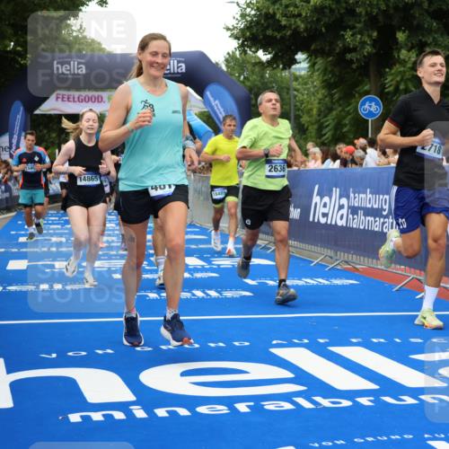 29.06.2025 - hella hamburg halbmarathon Strokosch-Dieckow http://msf.ph/oto/8505588 29.06.2025 10:51:19 Ziel 1461, 1817, 2364, 2411, 2636, 2718, 2946, 4404, 4814, 5600, 5820, 6657, 6776, 8316, 8930, 8989, 9214, 9476, 9656, 10480, 10667, 11124, 11422, 11512, 11625, 12016, 13047, 13792, 14865, 14994, 15871, 15950, 16357, 18019, 18489 meine-sportfotos.de