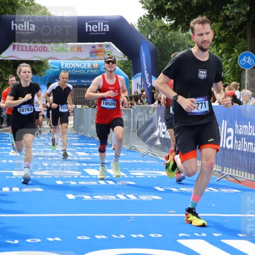 29.06.2025 - hella hamburg halbmarathon Strokosch-Dieckow http://msf.ph/oto/8505612 29.06.2025 10:41:24 Ziel 1570, 2579, 2797, 3204, 4303, 4893, 5987, 6771, 7432, 7774, 7796, 8358, 10783, 12588, 13457, 13876, 14555, 16816, 17159, 17882, 18412, 18509, 18573, 18764 meine-sportfotos.de
