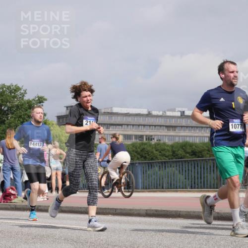 29.06.2025 - hella hamburg halbmarathon Luisa Fischer http://msf.ph/oto/8505624 29.06.2025 10:18:23 Kennedybrücke 50, 14413, 21, 10775, 9113, 4444, 1890, 2110, 2494, 4007, 5069, 5739, 6287, 7452, 7809, 7810, 9113, 9657, 9847, 10775 meine-sportfotos.de