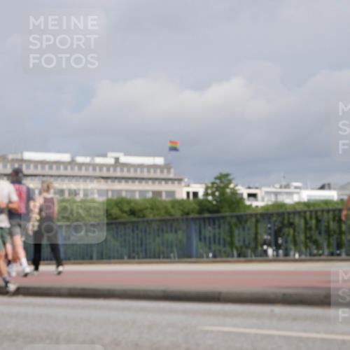29.06.2025 - hella hamburg halbmarathon Luisa Fischer http://msf.ph/oto/8505684 29.06.2025 10:18:29 Kennedybrücke 2494, 2720, 2989, 3417, 4007, 4466, 5069, 6376, 6576, 9556, 9657, 9847 meine-sportfotos.de