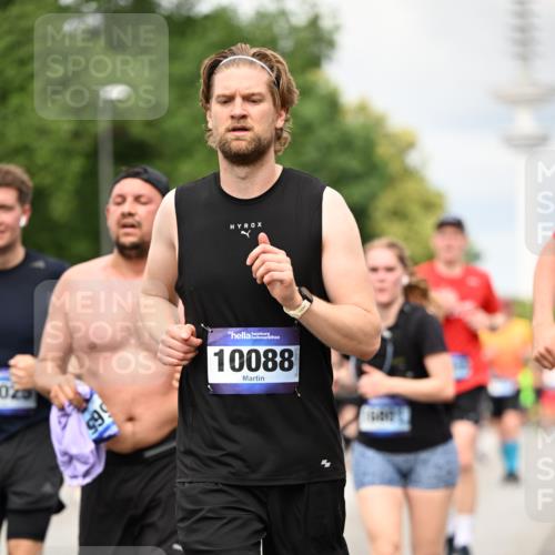 29.06.2025 - hella hamburg halbmarathon Dr. Thomas Lammeyer http://msf.ph/oto/8505686 29.06.2025 10:27:21 Kennedybrücke 1029, 1187, 1362, 1372, 1853, 2022, 2294, 2514, 3003, 3029, 3769, 4728, 4793, 4969, 5223, 5629, 5798, 5838, 6578, 6747, 6784, 6785, 7266, 7891, 7919, 8355, 8688, 8715, 9133, 9256, 9301, 9512, 9913, 10088 meine-sportfotos.de