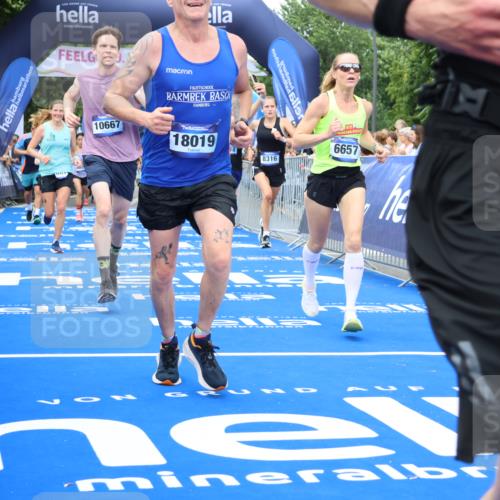 29.06.2025 - hella hamburg halbmarathon Strokosch-Dieckow http://msf.ph/oto/8505705 29.06.2025 10:51:17 Ziel 1461, 1817, 2364, 2411, 2636, 2718, 2946, 4404, 4814, 5600, 6027, 6657, 6776, 8316, 8930, 8989, 9214, 9476, 9656, 10480, 10667, 10868, 11124, 11512, 11625, 12016, 13047, 14865, 14994, 15480, 15950, 16357, 17530, 18019, 18489 meine-sportfotos.de