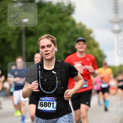 29.06.2025 - hella hamburg halbmarathon Dr. Thomas Lammeyer http://msf.ph/oto/8505737 29.06.2025 10:27:22 Kennedybrücke 1029, 1187, 1362, 1372, 1853, 2022, 2294, 2514, 3003, 3013, 3029, 3769, 4728, 4793, 4969, 5223, 5629, 5798, 5838, 6578, 6747, 6784, 6785, 7266, 7891, 7919, 8355, 8687, 8688, 8715, 9133, 9256, 9301, 9512, 9913, 10088 meine-sportfotos.de