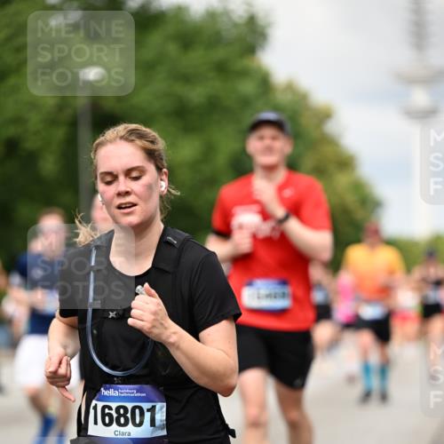 29.06.2025 - hella hamburg halbmarathon Dr. Thomas Lammeyer http://msf.ph/oto/8505745 29.06.2025 10:27:22 Kennedybrücke 1029, 1187, 1362, 1372, 1853, 2022, 2294, 2514, 3003, 3013, 3029, 3769, 4728, 4793, 4969, 5223, 5629, 5798, 5838, 6578, 6747, 6784, 6785, 7266, 7891, 7919, 8355, 8687, 8688, 8715, 9133, 9256, 9301, 9512, 9913, 10088 meine-sportfotos.de
