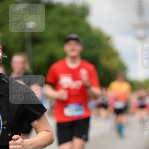 29.06.2025 - hella hamburg halbmarathon Dr. Thomas Lammeyer http://msf.ph/oto/8505756 29.06.2025 10:27:23 Kennedybrücke 1029, 1187, 1362, 1372, 1853, 2022, 2294, 2514, 3003, 3013, 3029, 3769, 4728, 4793, 4969, 5223, 5629, 5798, 5838, 6578, 6747, 6784, 6785, 7266, 7891, 7919, 8355, 8687, 8688, 8715, 9133, 9256, 9301, 9512, 9913, 10088 meine-sportfotos.de