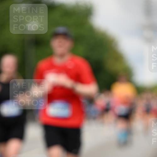 29.06.2025 - hella hamburg halbmarathon Dr. Thomas Lammeyer http://msf.ph/oto/8505764 29.06.2025 10:27:23 Kennedybrücke 1029, 1187, 1362, 1372, 1853, 2022, 2294, 2514, 3003, 3013, 3029, 3769, 4728, 4793, 4969, 5223, 5629, 5798, 5838, 6578, 6747, 6784, 6785, 7266, 7891, 7919, 8355, 8687, 8688, 8715, 9133, 9256, 9301, 9512, 9913, 10088 meine-sportfotos.de