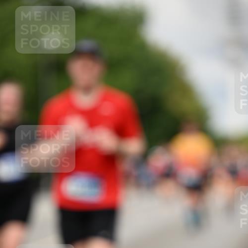 29.06.2025 - hella hamburg halbmarathon Dr. Thomas Lammeyer http://msf.ph/oto/8505768 29.06.2025 10:27:23 Kennedybrücke 1029, 1187, 1362, 1372, 1853, 2022, 2294, 2514, 3003, 3013, 3029, 3769, 4728, 4793, 4969, 5223, 5629, 5798, 5838, 6578, 6747, 6784, 6785, 7266, 7891, 7919, 8355, 8687, 8688, 8715, 9133, 9256, 9301, 9512, 9913, 10088 meine-sportfotos.de