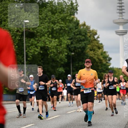 29.06.2025 - hella hamburg halbmarathon Dr. Thomas Lammeyer http://msf.ph/oto/8505784 29.06.2025 10:27:25 Kennedybrücke 1029, 1187, 1362, 1372, 1853, 2022, 2294, 2514, 3003, 3013, 3029, 3769, 4728, 4793, 4969, 5223, 5629, 5798, 5838, 6578, 6747, 6784, 6785, 7266, 7891, 7919, 8355, 8687, 8688, 8715, 9133, 9256, 9301, 9512, 9913, 10088 meine-sportfotos.de