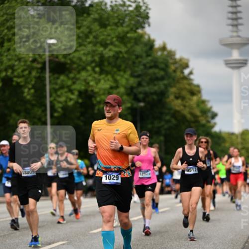 29.06.2025 - hella hamburg halbmarathon Dr. Thomas Lammeyer http://msf.ph/oto/8505834 29.06.2025 10:27:26 Kennedybrücke 1029, 1187, 1362, 1372, 1853, 2022, 2294, 2514, 2925, 3003, 3013, 3029, 3769, 4728, 4793, 5223, 5629, 5798, 5838, 6578, 6784, 6785, 7266, 7919, 8355, 8687, 8688, 8715, 9133, 9301, 9512, 9913, 10088 meine-sportfotos.de