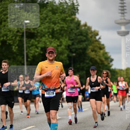 29.06.2025 - hella hamburg halbmarathon Dr. Thomas Lammeyer http://msf.ph/oto/8505847 29.06.2025 10:27:27 Kennedybrücke 1029, 1187, 1362, 1372, 1853, 2022, 2294, 2925, 3003, 3013, 3029, 4728, 4793, 5223, 5343, 5629, 5798, 6578, 6784, 6785, 7266, 7919, 8355, 8687, 8688, 8715, 9133, 9301, 9512, 9913, 10088 meine-sportfotos.de