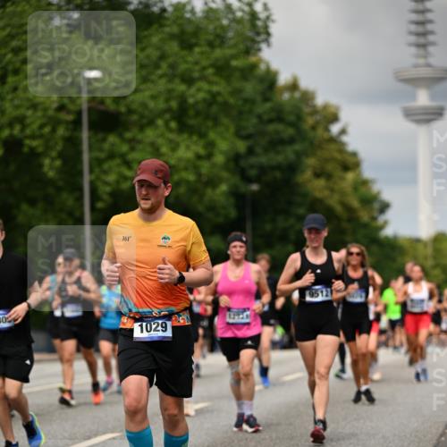 29.06.2025 - hella hamburg halbmarathon Dr. Thomas Lammeyer http://msf.ph/oto/8505856 29.06.2025 10:27:27 Kennedybrücke 1029, 1187, 1362, 1372, 1853, 2022, 2294, 2925, 3003, 3013, 3029, 4728, 4793, 5223, 5343, 5629, 5798, 6578, 6784, 6785, 7266, 7919, 8355, 8687, 8688, 8715, 9133, 9301, 9512, 9913, 10088 meine-sportfotos.de