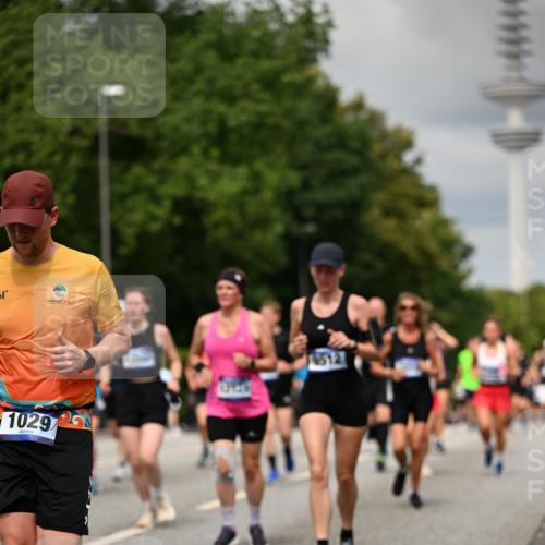 29.06.2025 - hella hamburg halbmarathon Dr. Thomas Lammeyer http://msf.ph/oto/8505896 29.06.2025 10:27:28 Kennedybrücke 1029, 1187, 1362, 1372, 1853, 2022, 2294, 2925, 3013, 3029, 4728, 4793, 5223, 5343, 5629, 5798, 6578, 6784, 6785, 7266, 7919, 8355, 8687, 8688, 8715, 9133, 9301, 9512, 9913, 10088 meine-sportfotos.de