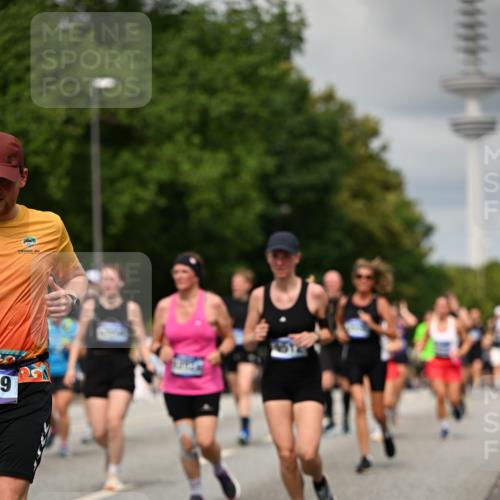 29.06.2025 - hella hamburg halbmarathon Dr. Thomas Lammeyer http://msf.ph/oto/8505906 29.06.2025 10:27:28 Kennedybrücke 1029, 1187, 1362, 1372, 1853, 2022, 2294, 2925, 3013, 3029, 4728, 4793, 5223, 5343, 5629, 5798, 6578, 6784, 6785, 7266, 7919, 8355, 8687, 8688, 8715, 9133, 9301, 9512, 9913, 10088 meine-sportfotos.de