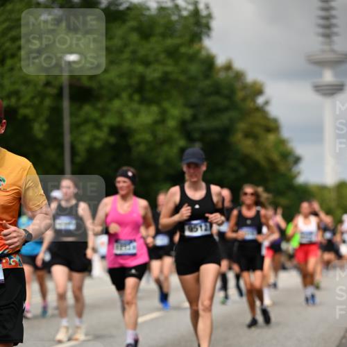29.06.2025 - hella hamburg halbmarathon Dr. Thomas Lammeyer http://msf.ph/oto/8505914 29.06.2025 10:27:28 Kennedybrücke 1029, 1187, 1362, 1372, 1853, 2022, 2294, 2925, 3013, 3029, 4728, 4793, 5223, 5343, 5629, 5798, 6578, 6784, 6785, 7266, 7919, 8355, 8687, 8688, 8715, 9133, 9301, 9512, 9913, 10088 meine-sportfotos.de