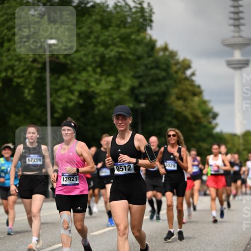 29.06.2025 - hella hamburg halbmarathon Dr. Thomas Lammeyer http://msf.ph/oto/8505921 29.06.2025 10:27:29 Kennedybrücke 1029, 1187, 1362, 1372, 1853, 2022, 2294, 2925, 3013, 3029, 4728, 4793, 5223, 5343, 5629, 5798, 6578, 6784, 6785, 7266, 7919, 8355, 8687, 8688, 8715, 9133, 9301, 9512, 9913, 10088 meine-sportfotos.de