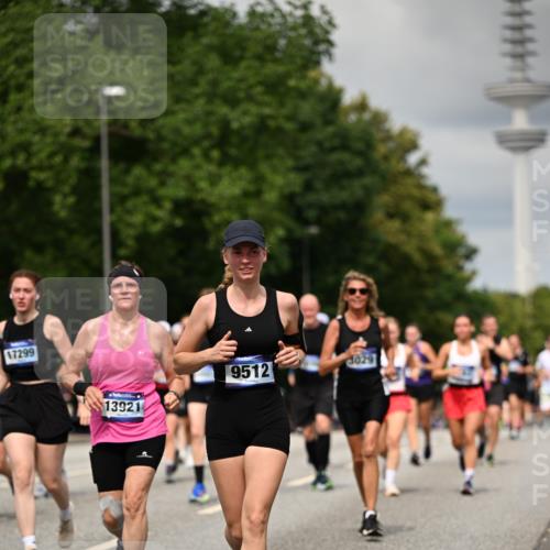 29.06.2025 - hella hamburg halbmarathon Dr. Thomas Lammeyer http://msf.ph/oto/8505937 29.06.2025 10:27:29 Kennedybrücke 1029, 1187, 1362, 1372, 1853, 2022, 2294, 2925, 3013, 3029, 4728, 4793, 5223, 5343, 5629, 5798, 6578, 6784, 6785, 7266, 7919, 8355, 8687, 8688, 8715, 9133, 9301, 9512, 9913, 10088 meine-sportfotos.de