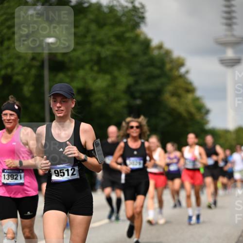 29.06.2025 - hella hamburg halbmarathon Dr. Thomas Lammeyer http://msf.ph/oto/8505966 29.06.2025 10:27:30 Kennedybrücke 1029, 1187, 1362, 1372, 1853, 2022, 2294, 2925, 3013, 3029, 4728, 4793, 5223, 5343, 5629, 5798, 6578, 6784, 6785, 7266, 7919, 8687, 8688, 8715, 9133, 9301, 9512, 9913, 10088 meine-sportfotos.de