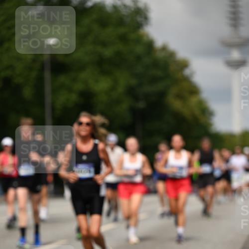 29.06.2025 - hella hamburg halbmarathon Dr. Thomas Lammeyer http://msf.ph/oto/8506012 29.06.2025 10:27:32 Kennedybrücke 1029, 1187, 1362, 1372, 1853, 2294, 2925, 3013, 3029, 4728, 4793, 5223, 5343, 5798, 6578, 7266, 7919, 8687, 8688, 9133, 9301, 9512, 9913, 10088 meine-sportfotos.de