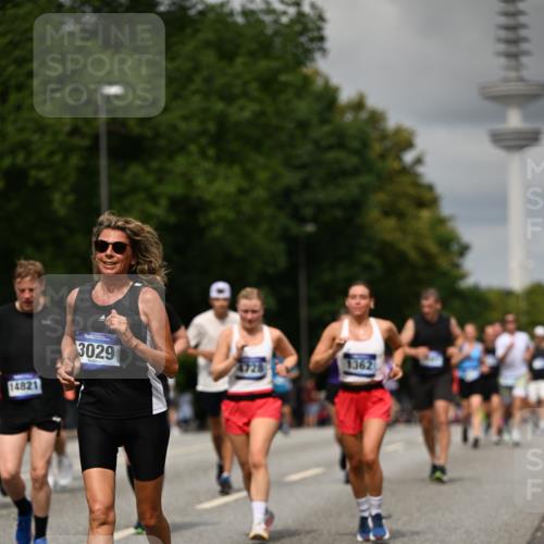 29.06.2025 - hella hamburg halbmarathon Dr. Thomas Lammeyer http://msf.ph/oto/8506031 29.06.2025 10:27:32 Kennedybrücke 1029, 1187, 1362, 1372, 1853, 2294, 2925, 3013, 3029, 4728, 4793, 5223, 5343, 5798, 6578, 7266, 7919, 8687, 8688, 9133, 9301, 9512, 9913, 10088 meine-sportfotos.de