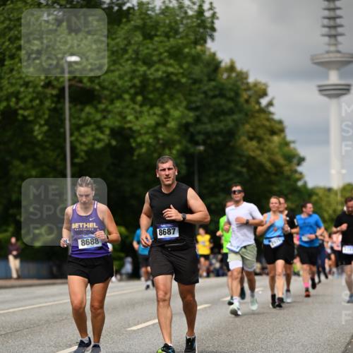 29.06.2025 - hella hamburg halbmarathon Dr. Thomas Lammeyer http://msf.ph/oto/8506143 29.06.2025 10:27:36 Kennedybrücke 1029, 1187, 1362, 1372, 1382, 1853, 2925, 3013, 3029, 4728, 4793, 5343, 6578, 7919, 8687, 8688, 9133, 9301, 9512, 9913 meine-sportfotos.de