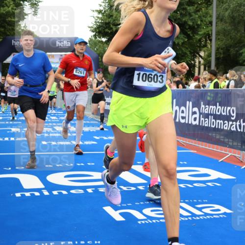 29.06.2025 - hella hamburg halbmarathon Strokosch-Dieckow http://msf.ph/oto/8506150 29.06.2025 10:51:05 Ziel 1366, 1630, 4077, 4404, 4816, 4967, 5600, 6027, 8117, 8261, 8508, 8704, 10508, 10603, 10868, 11733, 12778, 13008, 13073, 14125, 15480, 17221, 17384, 17530, 17823, 18066, 18350 meine-sportfotos.de