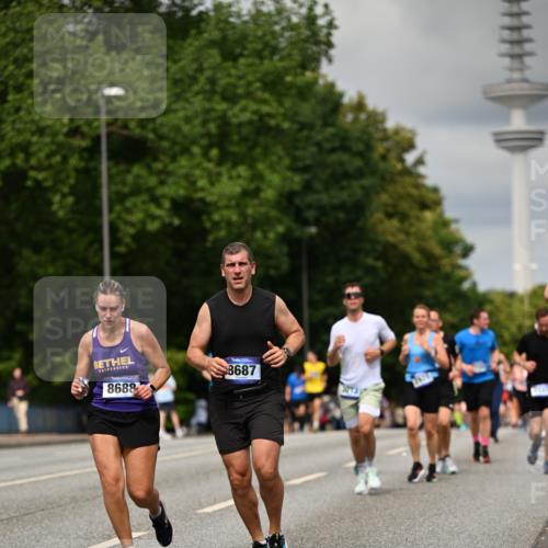 29.06.2025 - hella hamburg halbmarathon Dr. Thomas Lammeyer http://msf.ph/oto/8506152 29.06.2025 10:27:36 Kennedybrücke 1029, 1187, 1362, 1372, 1382, 1853, 2925, 3013, 3029, 4728, 4793, 5343, 6578, 7919, 8687, 8688, 9133, 9301, 9512, 9913 meine-sportfotos.de