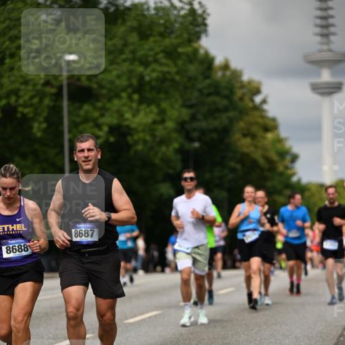 29.06.2025 - hella hamburg halbmarathon Dr. Thomas Lammeyer http://msf.ph/oto/8506178 29.06.2025 10:27:37 Kennedybrücke 1029, 1187, 1362, 1372, 1382, 1853, 2925, 3013, 3029, 4728, 4793, 5343, 6578, 8687, 8688, 9133, 9301, 9512, 9877, 9913 meine-sportfotos.de