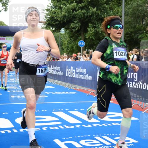 29.06.2025 - hella hamburg halbmarathon Strokosch-Dieckow http://msf.ph/oto/8506289 29.06.2025 10:50:59 Ziel 1466, 1630, 2207, 3654, 4077, 4816, 7369, 8117, 8205, 8261, 8508, 8572, 8704, 10215, 10508, 10603, 11551, 12778, 13008, 13687, 14125, 15362, 15395, 15643, 16285, 17221, 17384, 18066, 18350 meine-sportfotos.de