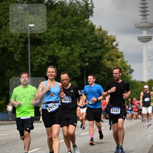 29.06.2025 - hella hamburg halbmarathon Dr. Thomas Lammeyer http://msf.ph/oto/8506308 29.06.2025 10:27:41 Kennedybrücke 1003, 1029, 1048, 1187, 1362, 1382, 2925, 3013, 3029, 4728, 4793, 5343, 7820, 8687, 8688, 8716, 9133, 9301, 9512, 9877, 9913 meine-sportfotos.de