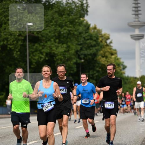 29.06.2025 - hella hamburg halbmarathon Dr. Thomas Lammeyer http://msf.ph/oto/8506313 29.06.2025 10:27:42 Kennedybrücke 1003, 1048, 1187, 1362, 1382, 2125, 2925, 3013, 3029, 3457, 4728, 4793, 5343, 7820, 8687, 8688, 8716, 9133, 9301, 9512, 9877, 9913 meine-sportfotos.de