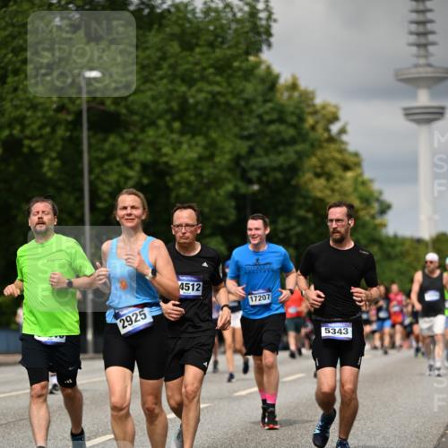 29.06.2025 - hella hamburg halbmarathon Dr. Thomas Lammeyer http://msf.ph/oto/8506320 29.06.2025 10:27:42 Kennedybrücke 1003, 1048, 1187, 1362, 1382, 2125, 2925, 3013, 3029, 3457, 4728, 4793, 5343, 7820, 8687, 8688, 8716, 9133, 9301, 9512, 9877, 9913 meine-sportfotos.de