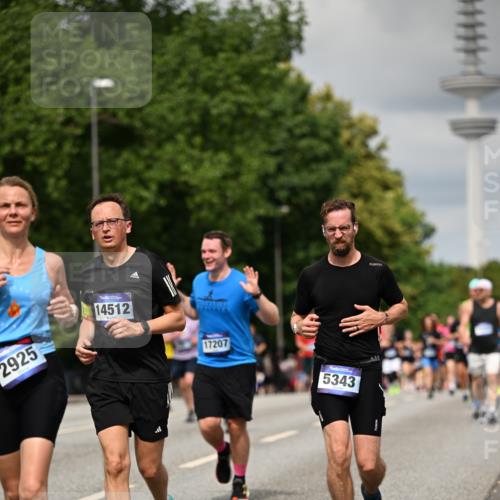 29.06.2025 - hella hamburg halbmarathon Dr. Thomas Lammeyer http://msf.ph/oto/8506360 29.06.2025 10:27:43 Kennedybrücke 1003, 1048, 1187, 1362, 1382, 2125, 2925, 3013, 3029, 3457, 4728, 4793, 5343, 7820, 8181, 8687, 8688, 8716, 9133, 9301, 9512, 9877, 9913 meine-sportfotos.de