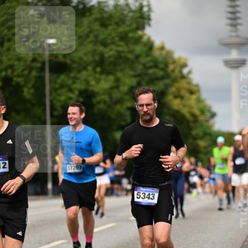 29.06.2025 - hella hamburg halbmarathon Dr. Thomas Lammeyer http://msf.ph/oto/8506381 29.06.2025 10:27:44 Kennedybrücke 1003, 1048, 1187, 1362, 1382, 2125, 2925, 3013, 3029, 3457, 4728, 5343, 7820, 8181, 8687, 8688, 8716, 9133, 9877, 9913 meine-sportfotos.de