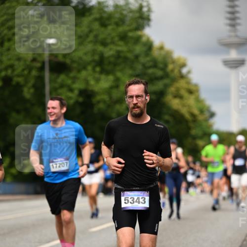 29.06.2025 - hella hamburg halbmarathon Dr. Thomas Lammeyer http://msf.ph/oto/8506396 29.06.2025 10:27:44 Kennedybrücke 1003, 1048, 1187, 1362, 1382, 2125, 2925, 3013, 3029, 3457, 4728, 5343, 7820, 8181, 8687, 8688, 8716, 9133, 9877, 9913 meine-sportfotos.de