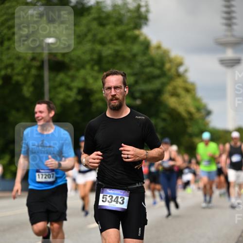 29.06.2025 - hella hamburg halbmarathon Dr. Thomas Lammeyer http://msf.ph/oto/8506407 29.06.2025 10:27:44 Kennedybrücke 1003, 1048, 1187, 1362, 1382, 2125, 2925, 3013, 3029, 3457, 4728, 5343, 7820, 8181, 8687, 8688, 8716, 9133, 9877, 9913 meine-sportfotos.de