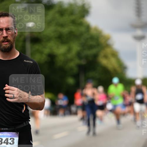 29.06.2025 - hella hamburg halbmarathon Dr. Thomas Lammeyer http://msf.ph/oto/8506444 29.06.2025 10:27:46 Kennedybrücke 1003, 1048, 1187, 1362, 1382, 2125, 2925, 3013, 3457, 4728, 5343, 7021, 7029, 7820, 8181, 8687, 8688, 8716, 9133, 9877, 9913 meine-sportfotos.de