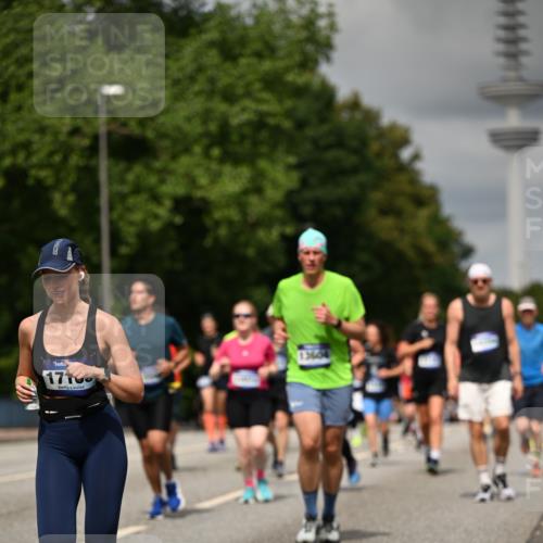 29.06.2025 - hella hamburg halbmarathon Dr. Thomas Lammeyer http://msf.ph/oto/8506489 29.06.2025 10:27:50 Kennedybrücke 1003, 1048, 1382, 2125, 2925, 3013, 3457, 4464, 5343, 5406, 7021, 7029, 7820, 8181, 8687, 8688, 8716, 9877, 10649 meine-sportfotos.de