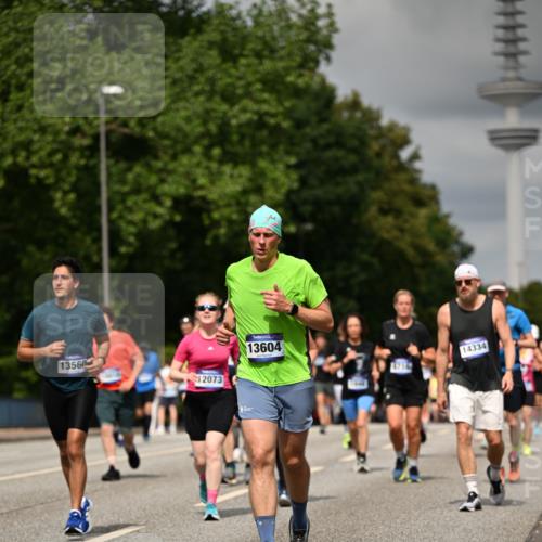 29.06.2025 - hella hamburg halbmarathon Dr. Thomas Lammeyer http://msf.ph/oto/8506523 29.06.2025 10:27:51 Kennedybrücke 1003, 1048, 1382, 2125, 2925, 3013, 3457, 4464, 5343, 5406, 6502, 7021, 7029, 7820, 8181, 8687, 8688, 8716, 9877, 10649 meine-sportfotos.de