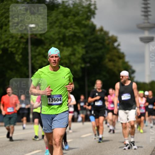 29.06.2025 - hella hamburg halbmarathon Dr. Thomas Lammeyer http://msf.ph/oto/8506567 29.06.2025 10:27:52 Kennedybrücke 1003, 1048, 1382, 2125, 2925, 3013, 3285, 3457, 4464, 4684, 5343, 5406, 6502, 7021, 7029, 7820, 8181, 8687, 8716, 9877, 10649 meine-sportfotos.de