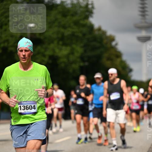 29.06.2025 - hella hamburg halbmarathon Dr. Thomas Lammeyer http://msf.ph/oto/8506598 29.06.2025 10:27:53 Kennedybrücke 1003, 1048, 1382, 2125, 2925, 3285, 3457, 4464, 4684, 5343, 5406, 6502, 7021, 7029, 7820, 8181, 8716, 9877, 10649 meine-sportfotos.de