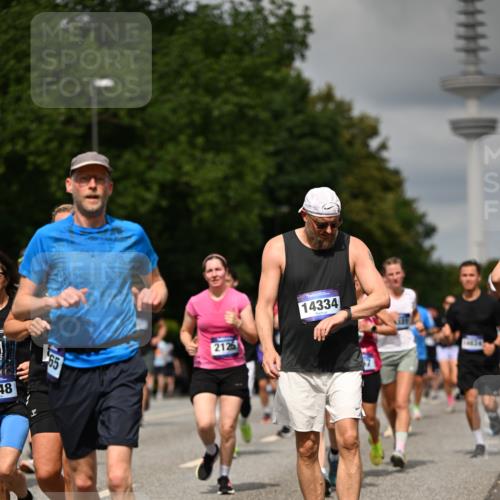 29.06.2025 - hella hamburg halbmarathon Dr. Thomas Lammeyer http://msf.ph/oto/8506675 29.06.2025 10:27:57 Kennedybrücke 1003, 1048, 1382, 2125, 3034, 3285, 3457, 4464, 4684, 5343, 5406, 6502, 7021, 7029, 7820, 8181, 8716, 9217, 9877, 10649 meine-sportfotos.de