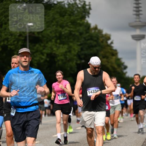 29.06.2025 - hella hamburg halbmarathon Dr. Thomas Lammeyer http://msf.ph/oto/8506682 29.06.2025 10:27:57 Kennedybrücke 1003, 1048, 1382, 2125, 3034, 3285, 3457, 4464, 4684, 5343, 5406, 6502, 7021, 7029, 7820, 8181, 8716, 9217, 9877, 10649 meine-sportfotos.de